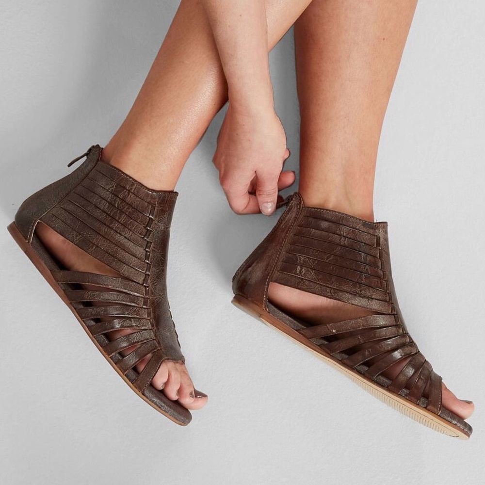 Roan by Bed|Stu Pearl Sandals - Picture 3 of 8